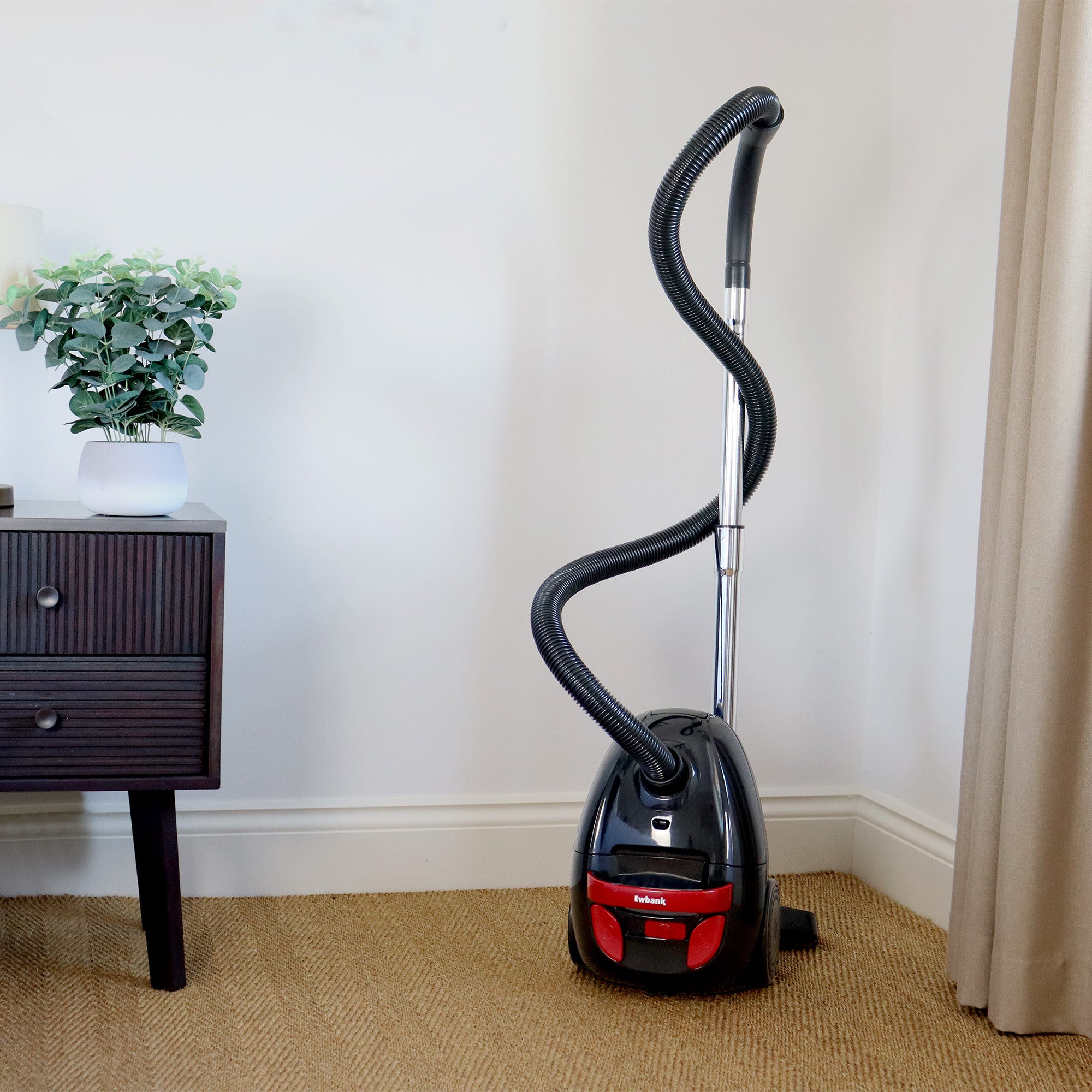 COMPACTCLEAN Bagged Vacuum Cleaner
