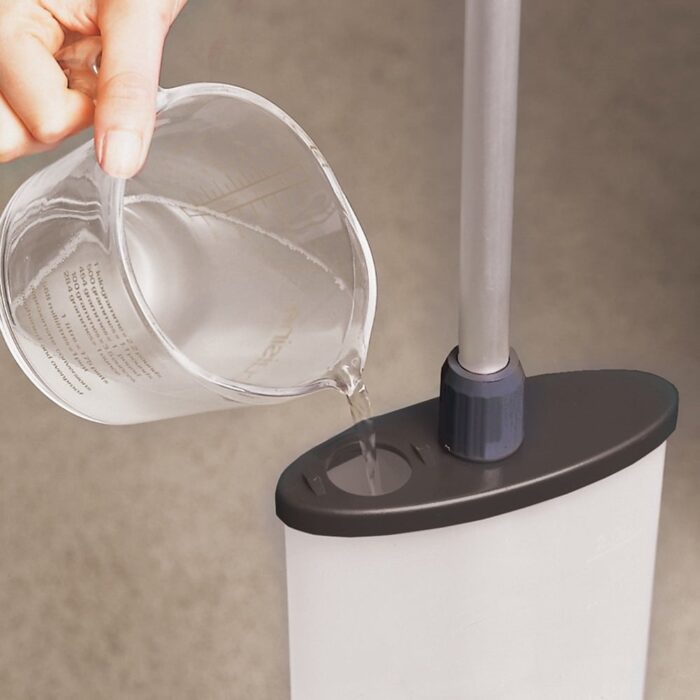 250 Compact Manual Carpet Shampooer - Image 2